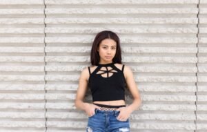 How to Style Crop Tops Modestly and Look Effortless